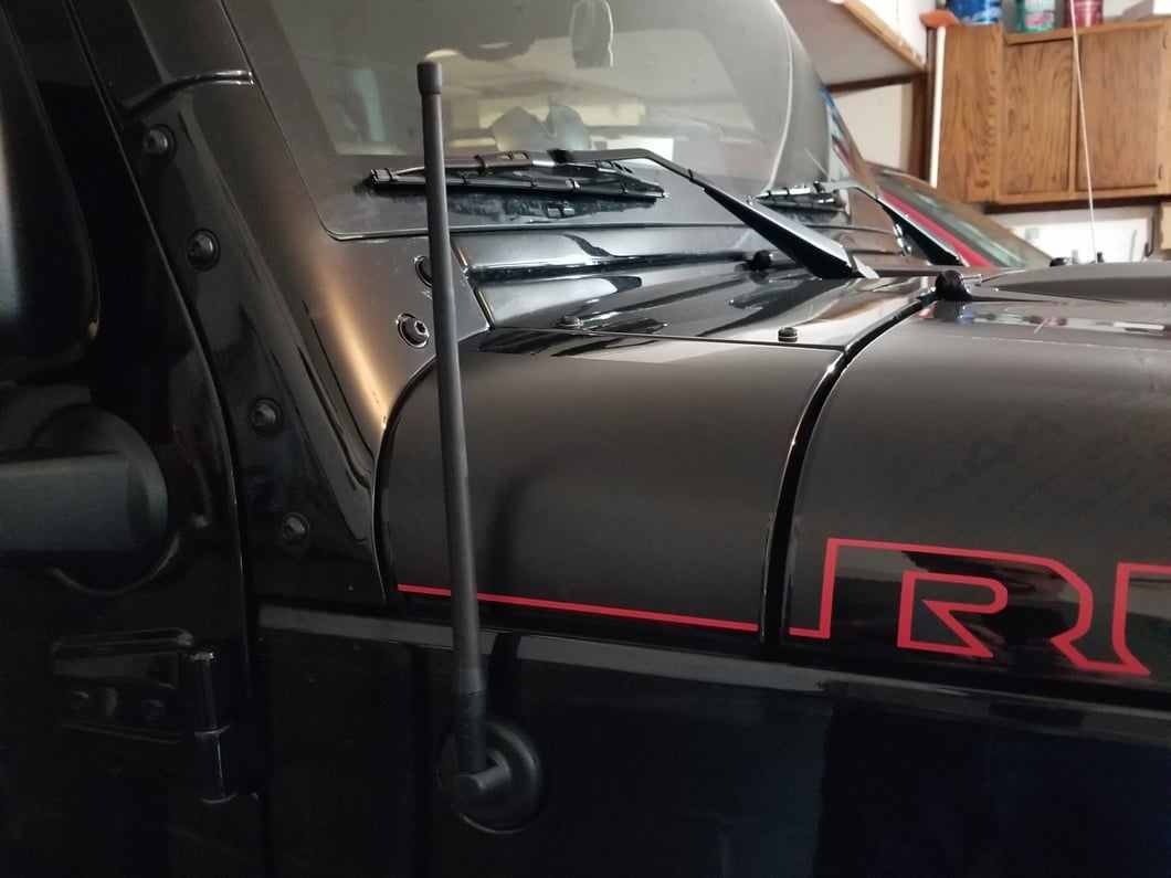 Jeep Licensed by RedRock 13-Inch Trail Antenna with Molded Jeep Logo (07-23 Jeep Wrangler JK & JL)