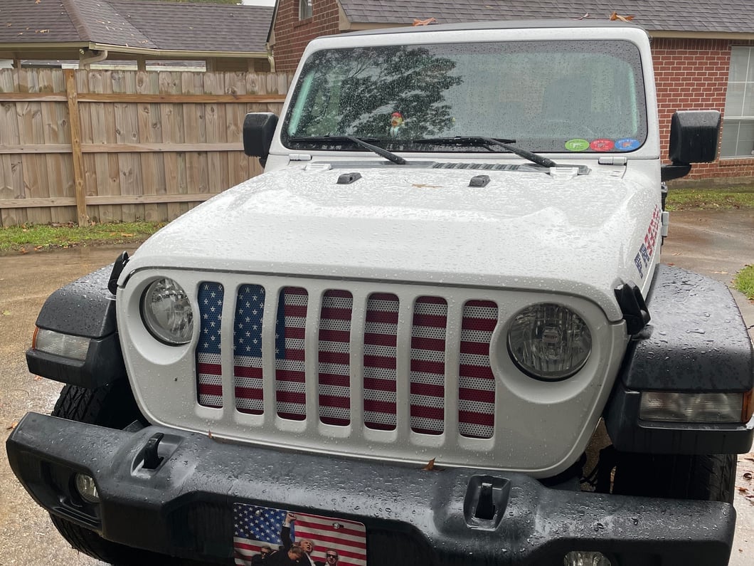 RedRock Grille Insert; Old Glory (20-25 Jeep Gladiator JT w/o TrailCam)