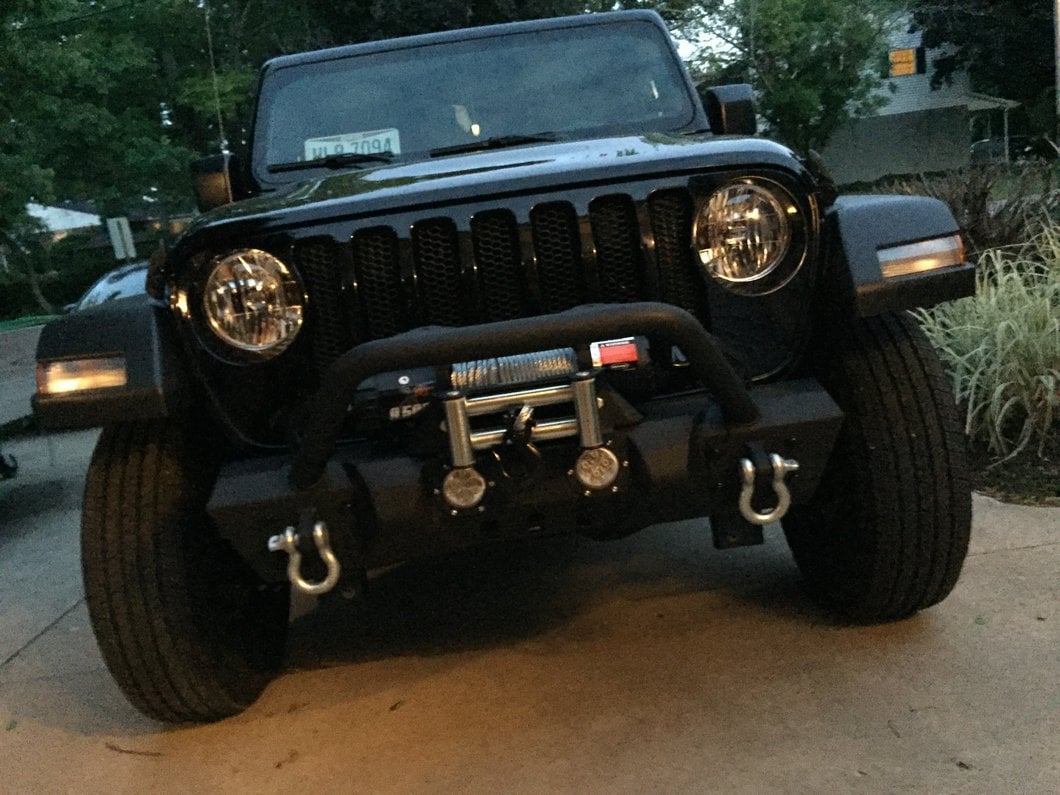 RedRock Stubby Winch Front Bumper with LED Fog Lights and Over-Rider Hoop (18-25 Jeep Wrangler JL)