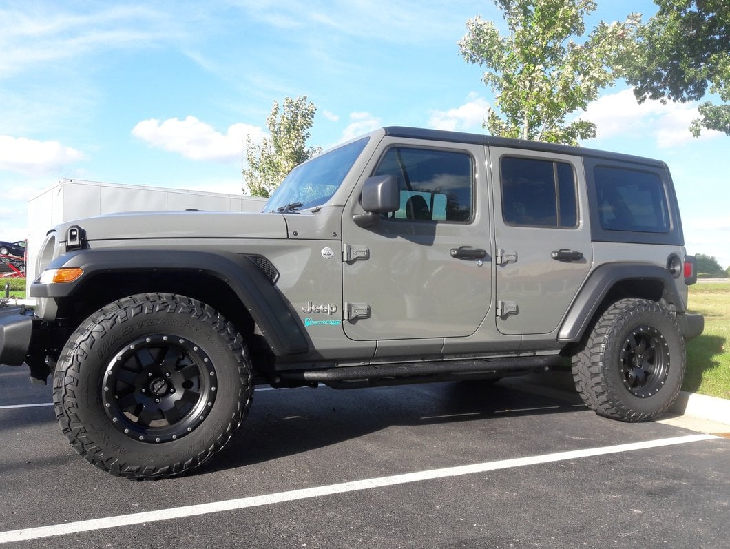 RedRock Side Armor with Step Pads; Textured Black (18-25 Jeep Wrangler JL 4-Door)