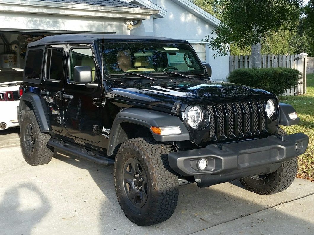 RedRock Side Armor with Step Pads; Textured Black (18-25 Jeep Wrangler JL 4-Door)