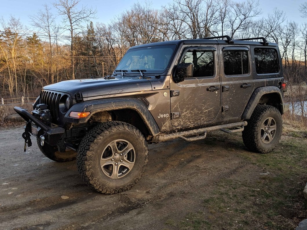 RedRock Stubby HD Pre-Runner Winch Front Bumper with Light Bar Tabs (18-25 Jeep Wrangler JL)