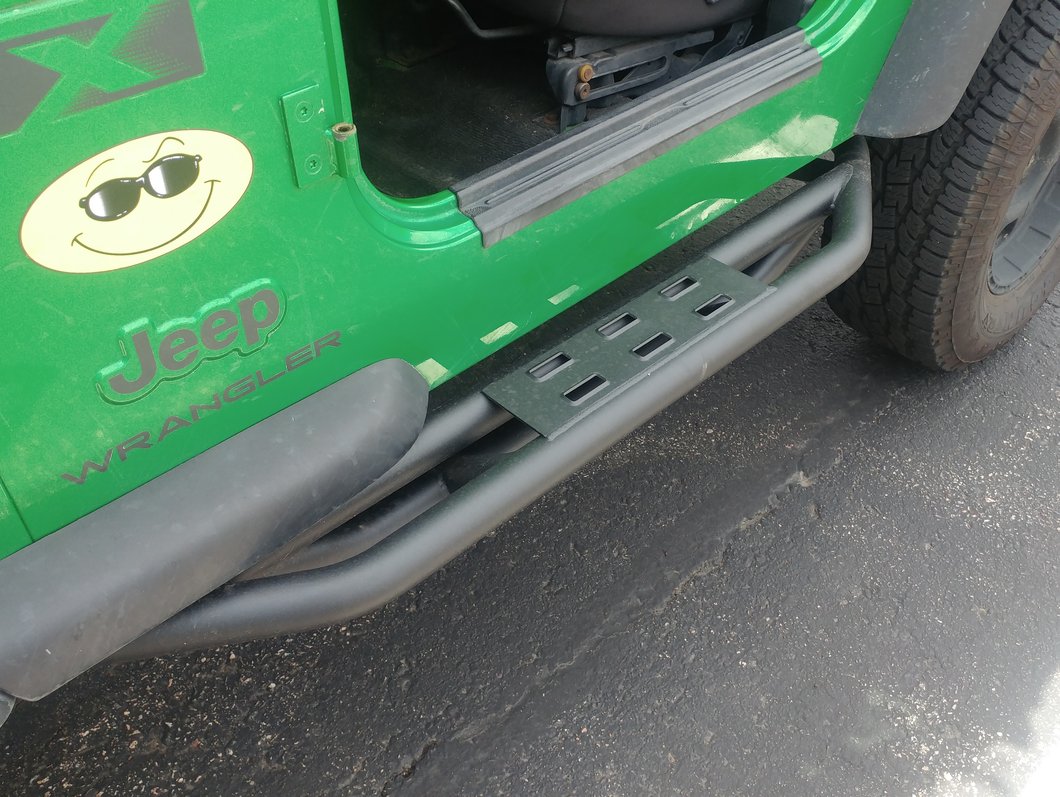 RedRock Side Armor with Step Pads; Textured Black (87-06 Jeep Wrangler YJ & TJ, Excluding Unlimited)