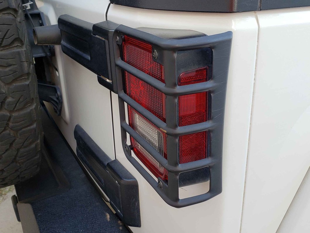 RedRock Euro Style Tail Light Guards; Black (07-18 Jeep Wrangler JK)