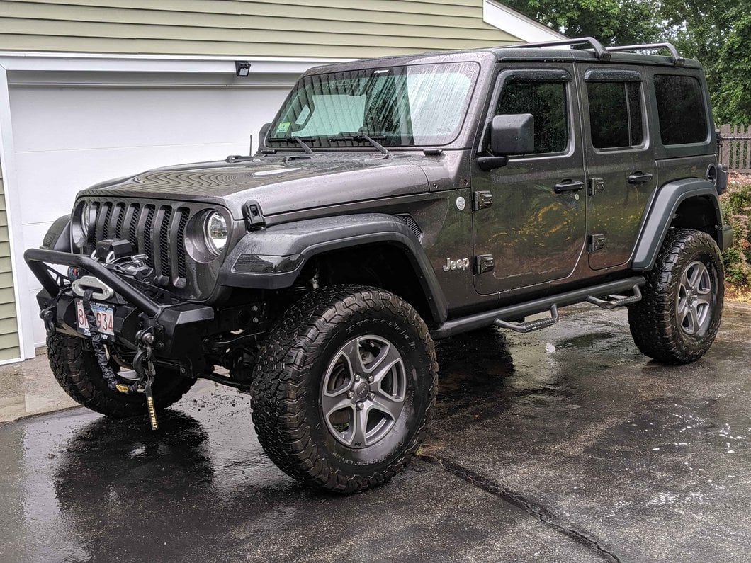 RedRock Stubby HD Pre-Runner Winch Front Bumper with Light Bar Tabs (18-25 Jeep Wrangler JL)