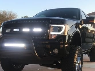 RedRock Wire Mesh Upper Grille Insert, Rivets and LED Lighting; Black (09-14 F-150, Excluding Raptor)