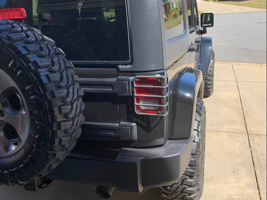 RedRock Tail Light Guards; Matte Black (07-18 Jeep Wrangler JK)