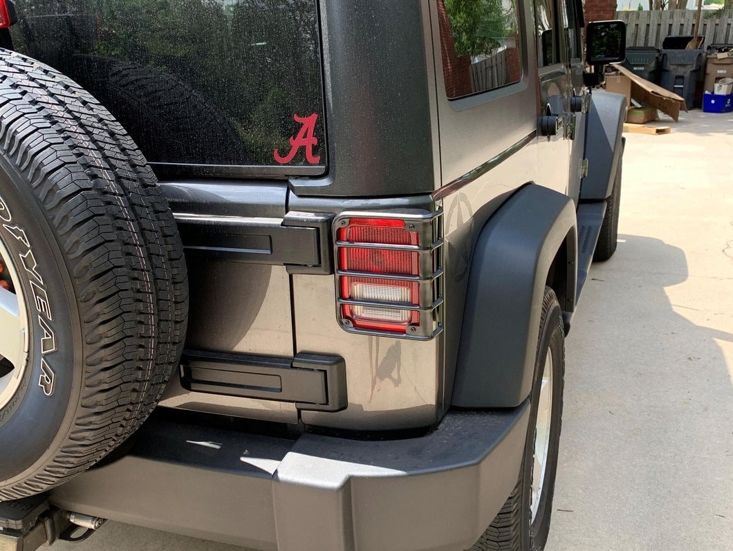 RedRock Tail Light Guards; Black (07-18 Jeep Wrangler JK)