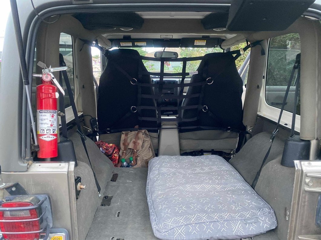 RedRock Pet Barrier Net; Black (92-06 Jeep Wrangler YJ & TJ)