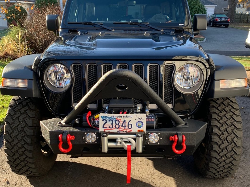 RedRock Stubby Winch Front Bumper with LED Lights and Stinger Bar (18-25 Jeep Wrangler JL)
