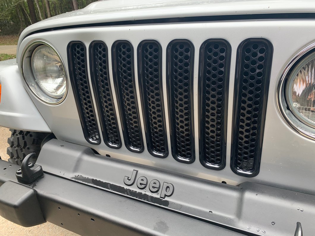RedRock Grille Inserts; Gloss Black (97-06 Jeep Wrangler TJ)