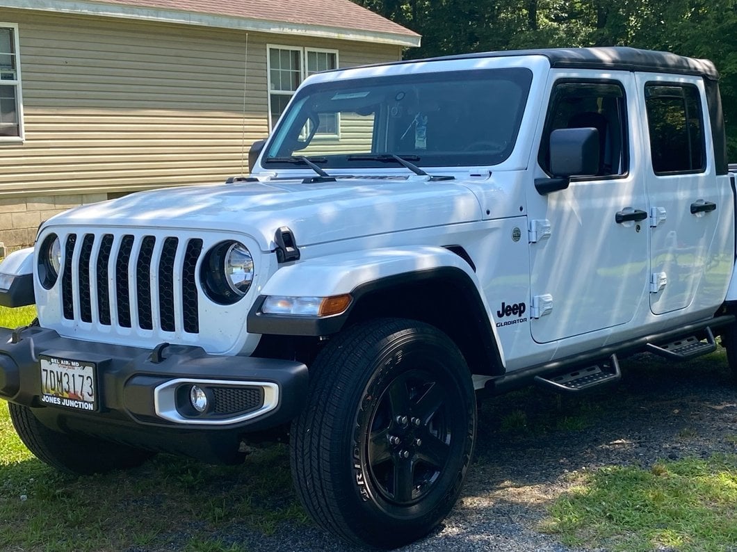 RedRock Headlight Trim; Black (20-25 Jeep Gladiator JT)