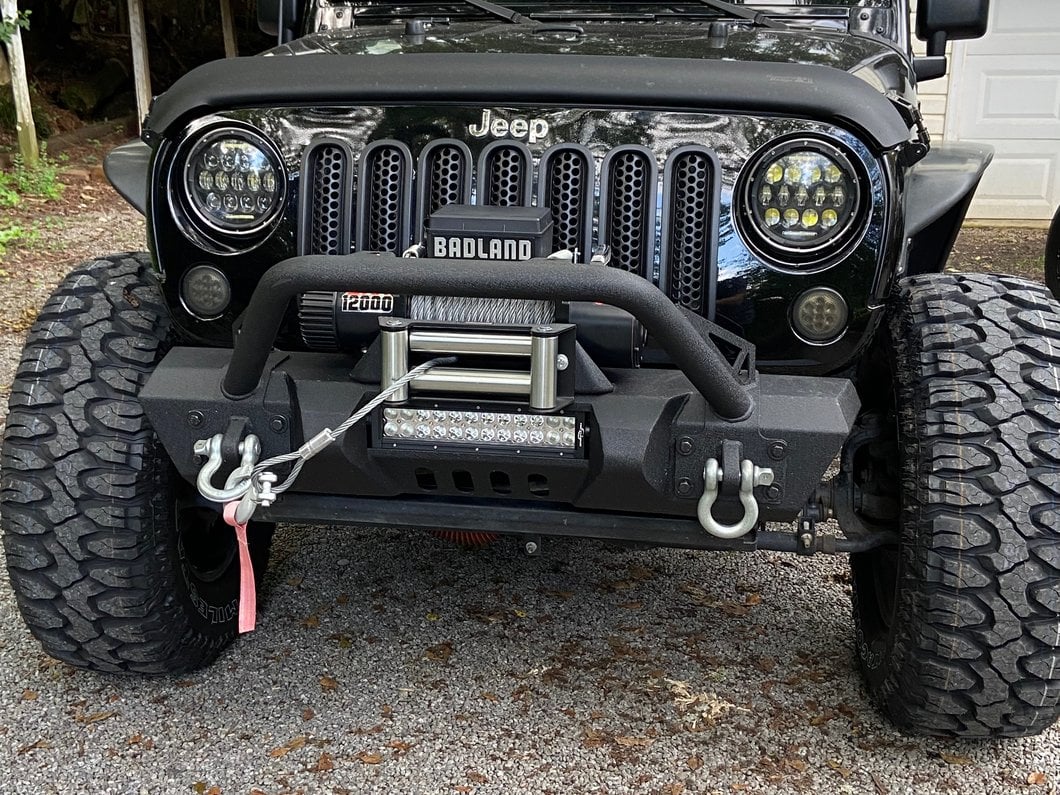 RedRock Stubby HD Pre-Runner Winch Front Bumper with Light Bar Tabs (07-18 Jeep Wrangler JK)