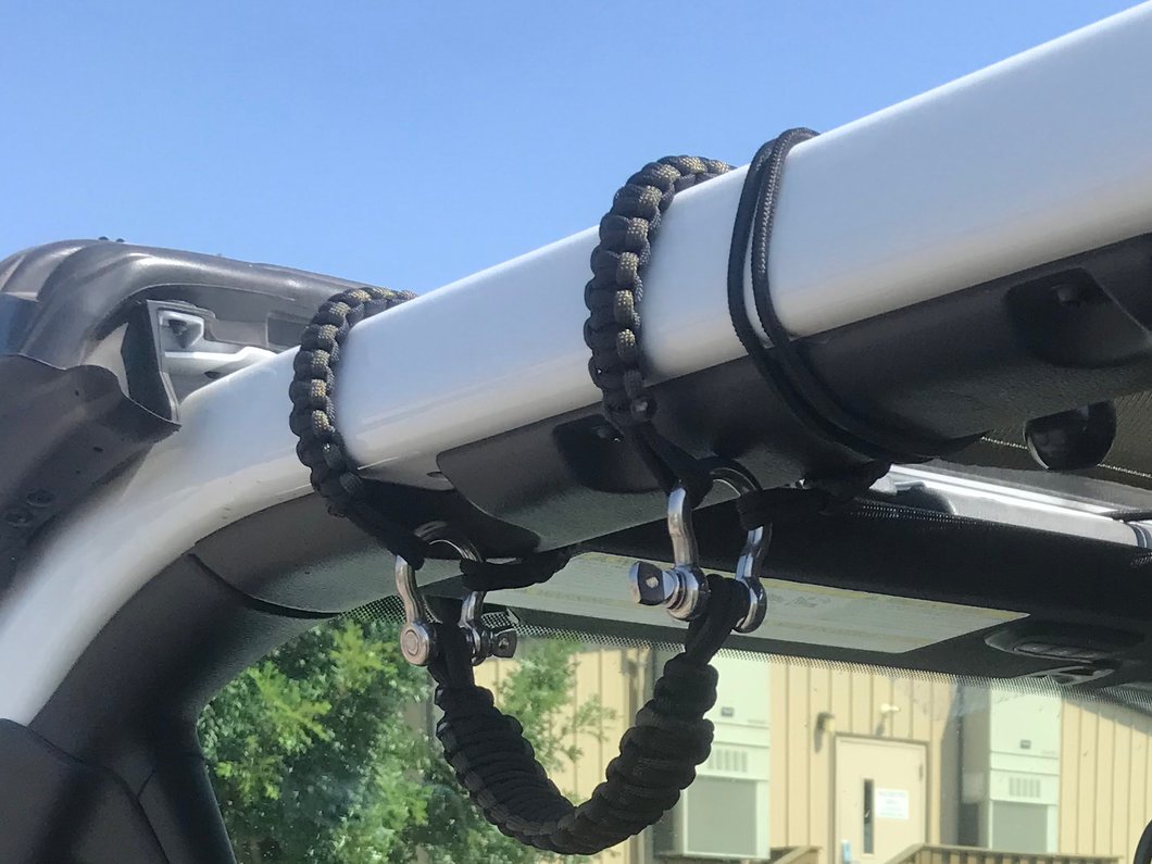 RedRock Front Rollbar Paracord Grab Handles with D-Rings; Black and OD Green (07-25 Jeep Wrangler JK & JL)