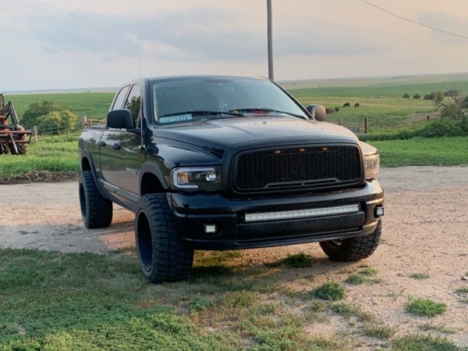 RedRock Baja Upper Replacement Grille with LED Lighting; Matte Black (02-05 RAM 1500)